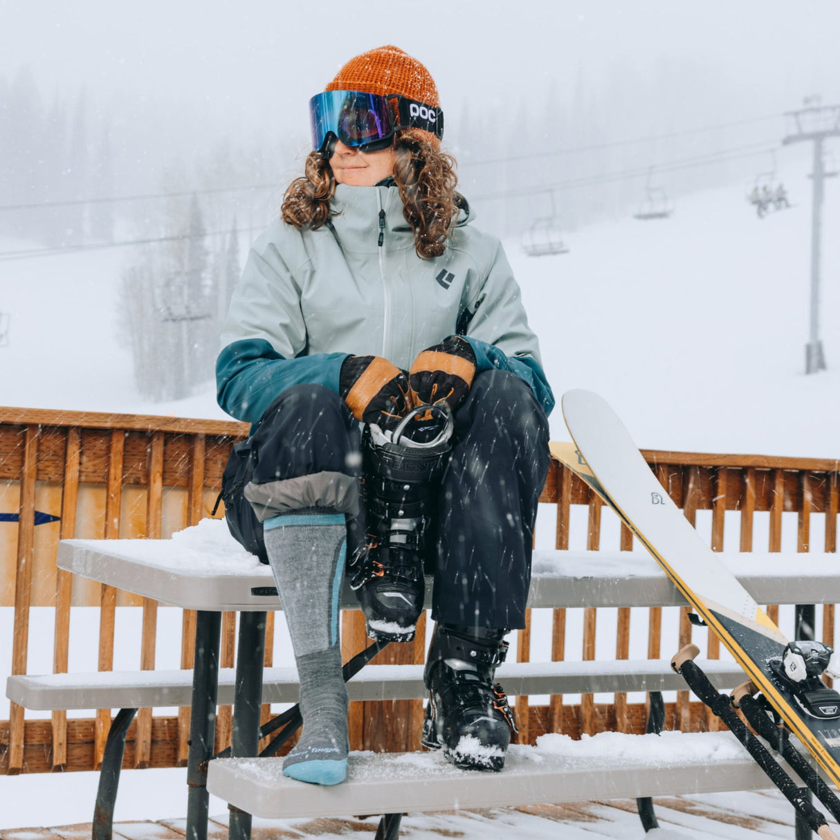 Darn Tough Women's Edge Over-the-Calf Midweight Ski & Snowboard Socks