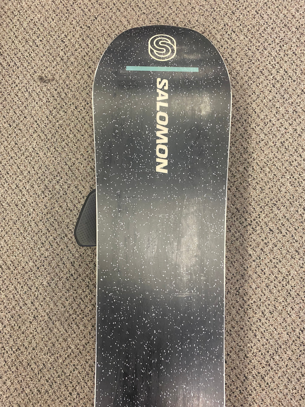 Pre Owned Salomon Super 8 154cm Snowboard and New Salomon District Medium Bindings