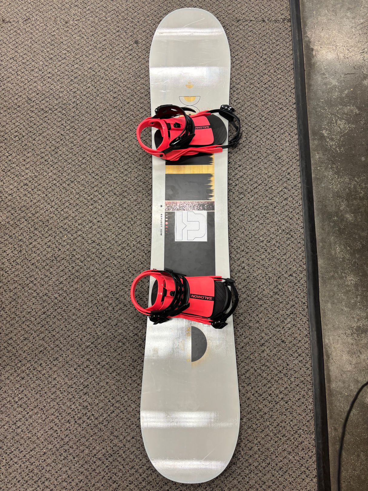 Pre Owned Salomon Reflect Men's Snowboard & Salomon Rhythm Large Bindings