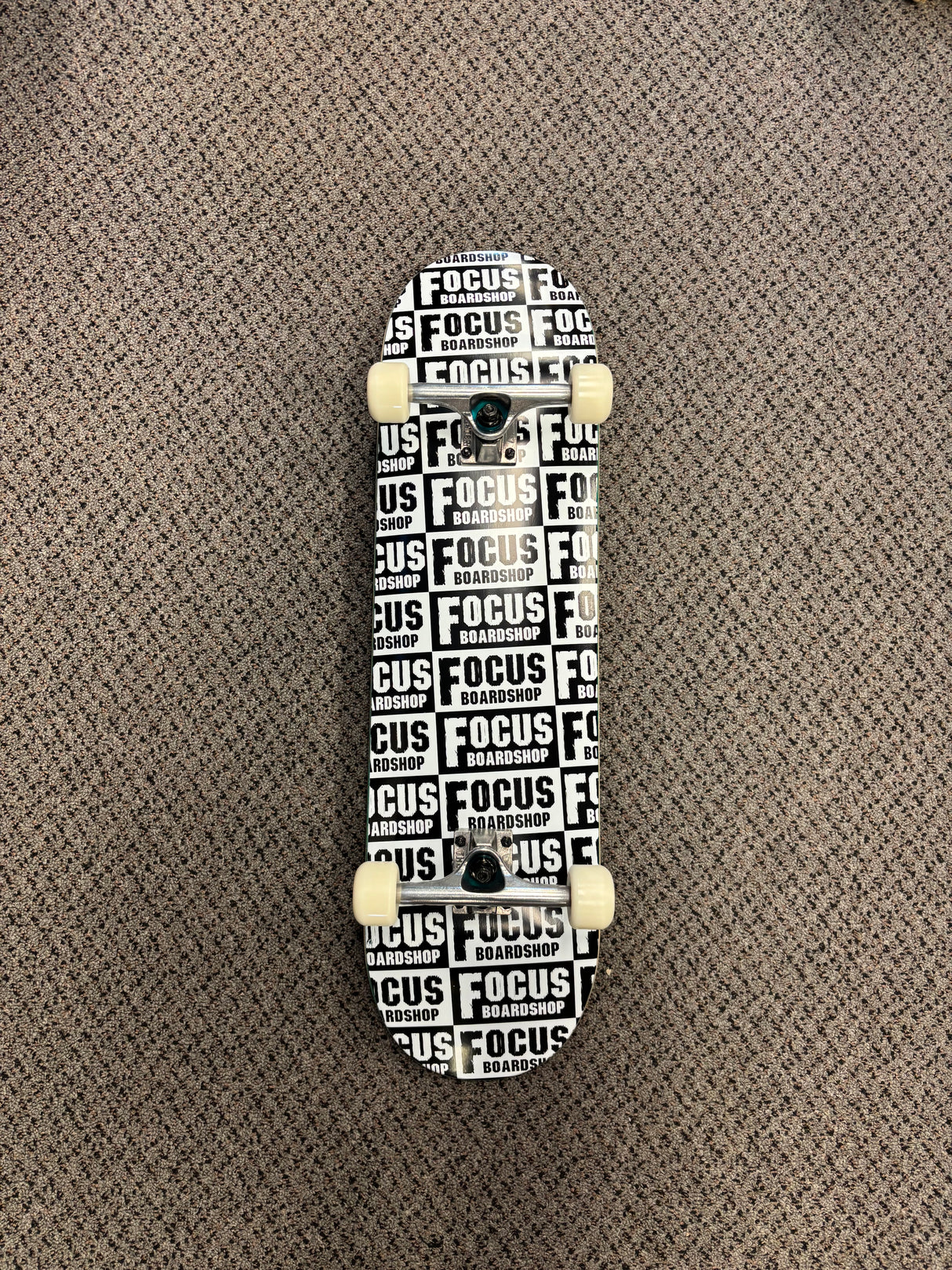 Focus Repeater Logo Skateboard Complete