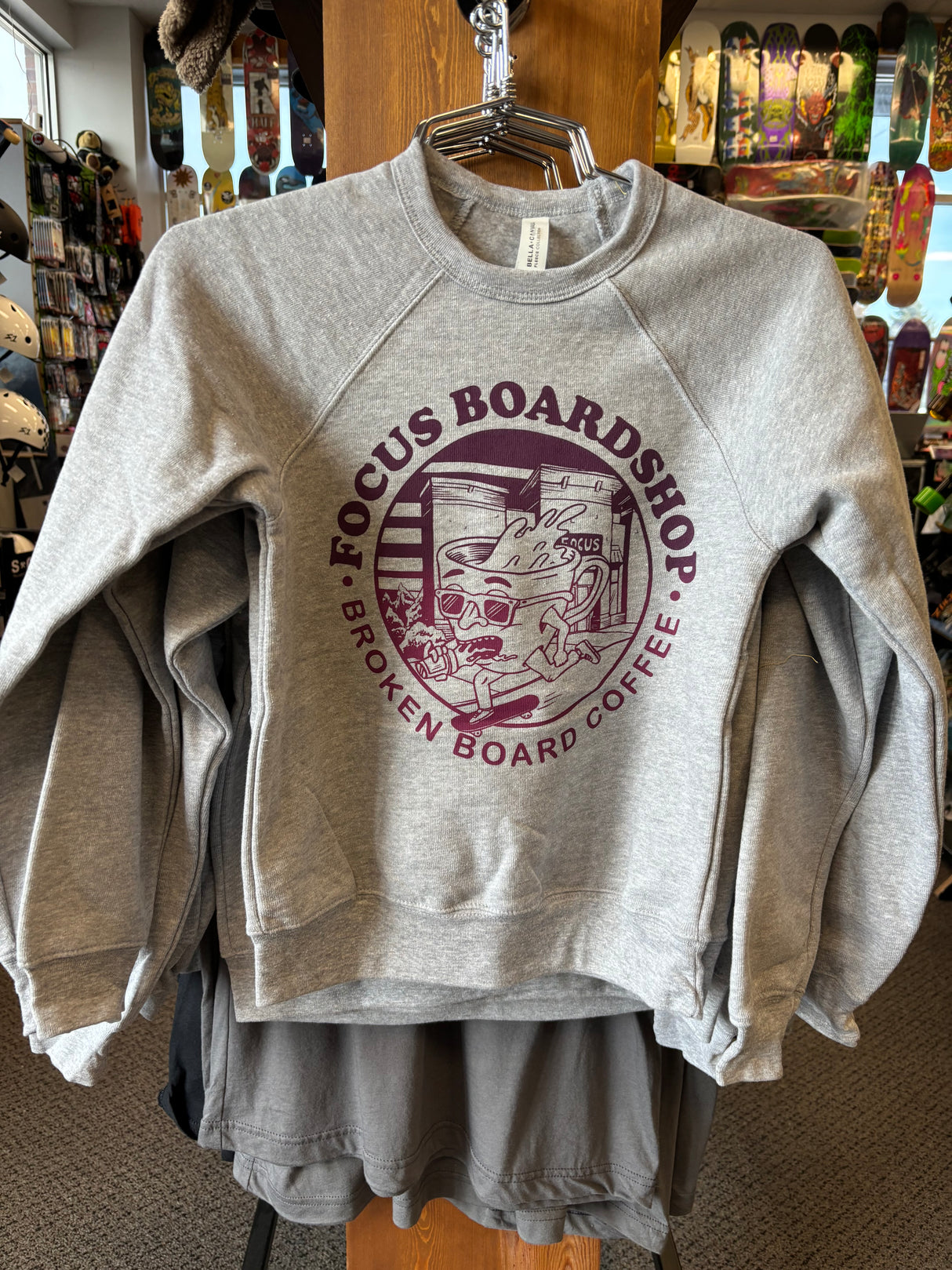 Focus and Broken Collab Youth Crew Light gray Berry