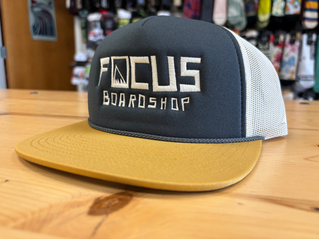 Focus Boardshop Snowy Peaks Mesh Trucker Cap