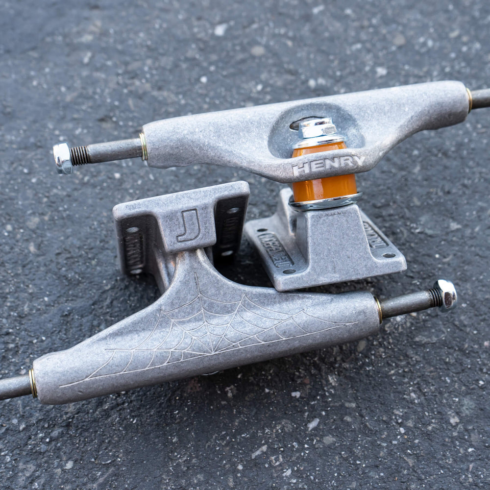 Independent Stage 11 Justin Henry Steel Grey Skateboard Trucks