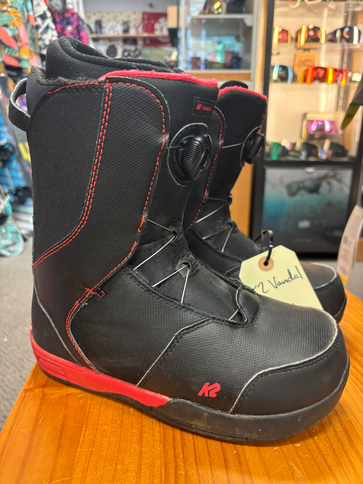 Pre Owned Vandal Snowboard Boot Size 6 Black