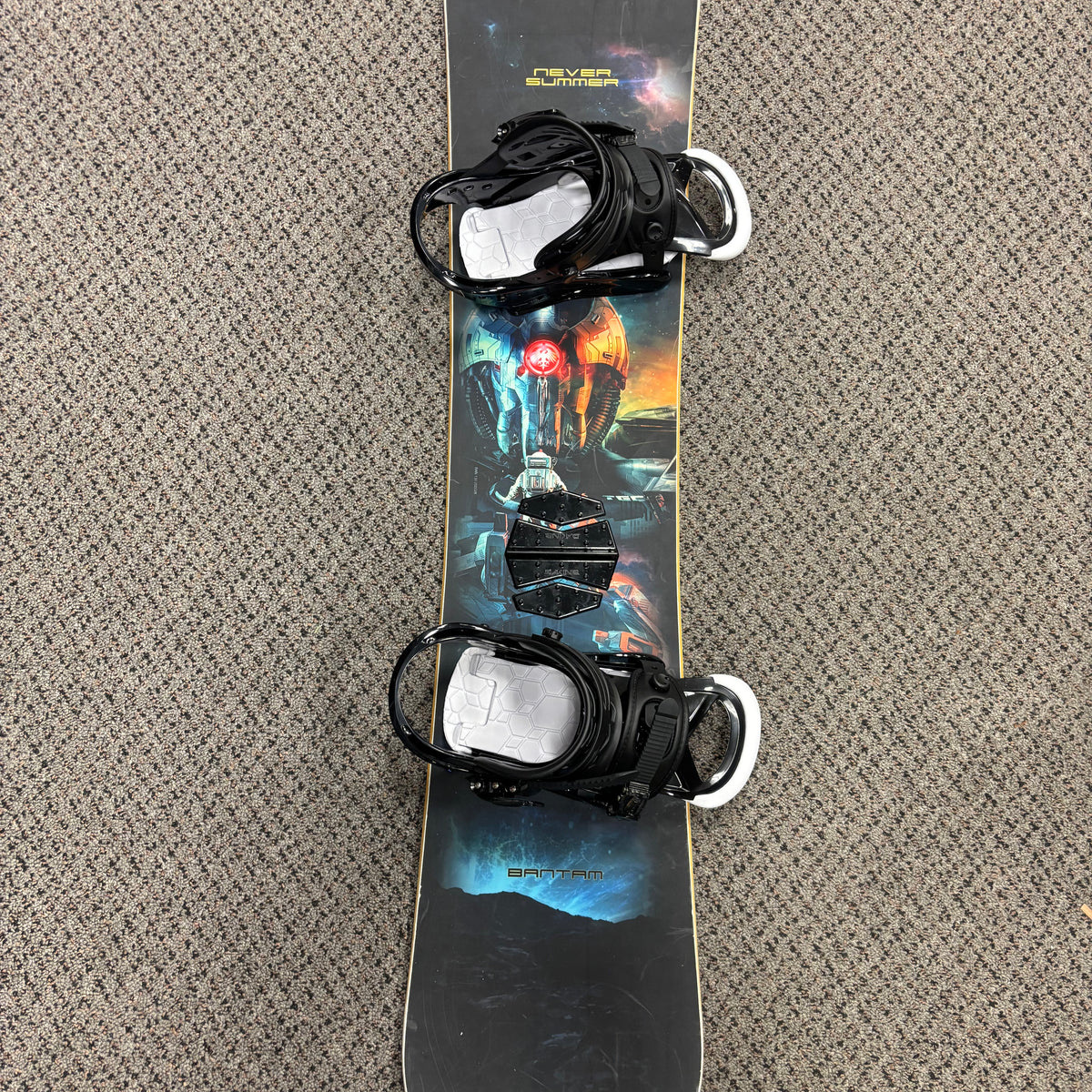 130 cm burton snowboard Pre Owned Never Summer Bantam 130cm Snowboard & Burton Smalls Bindings