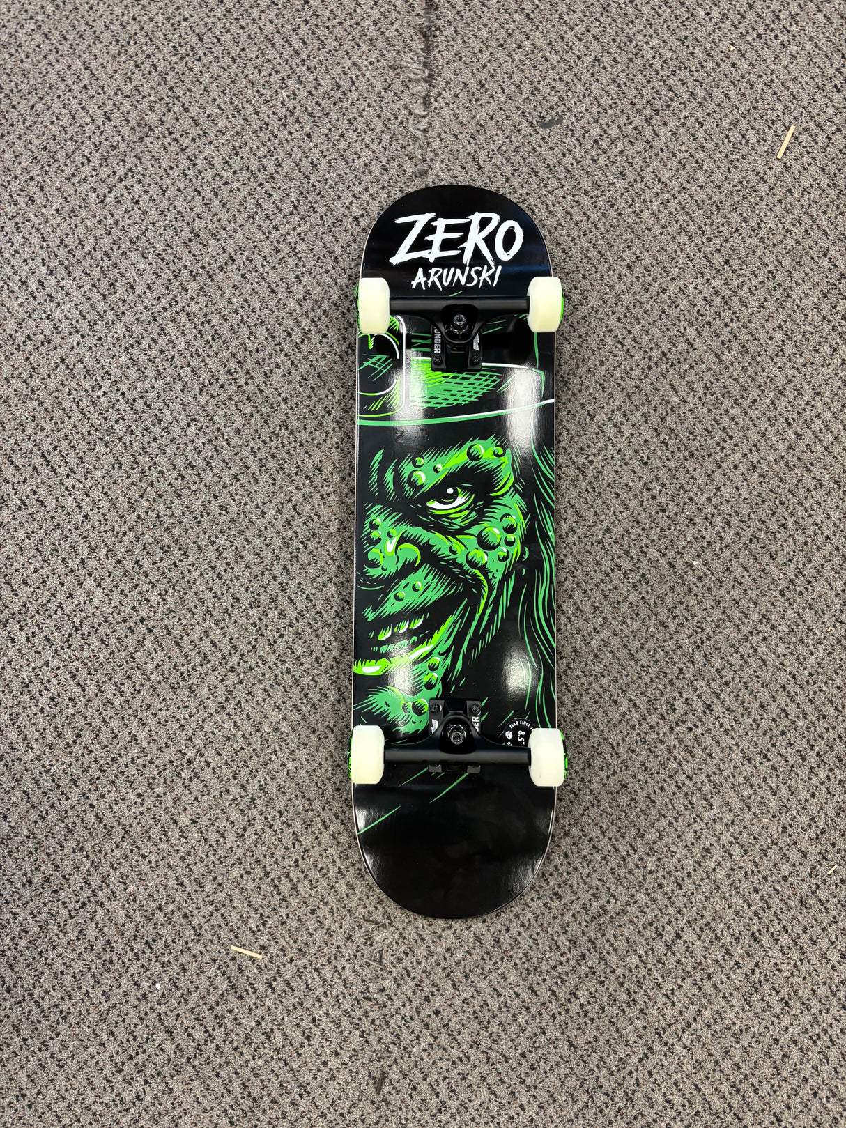 Zero Skateboard Fright Night 2 Skateboard Complete 8.5"