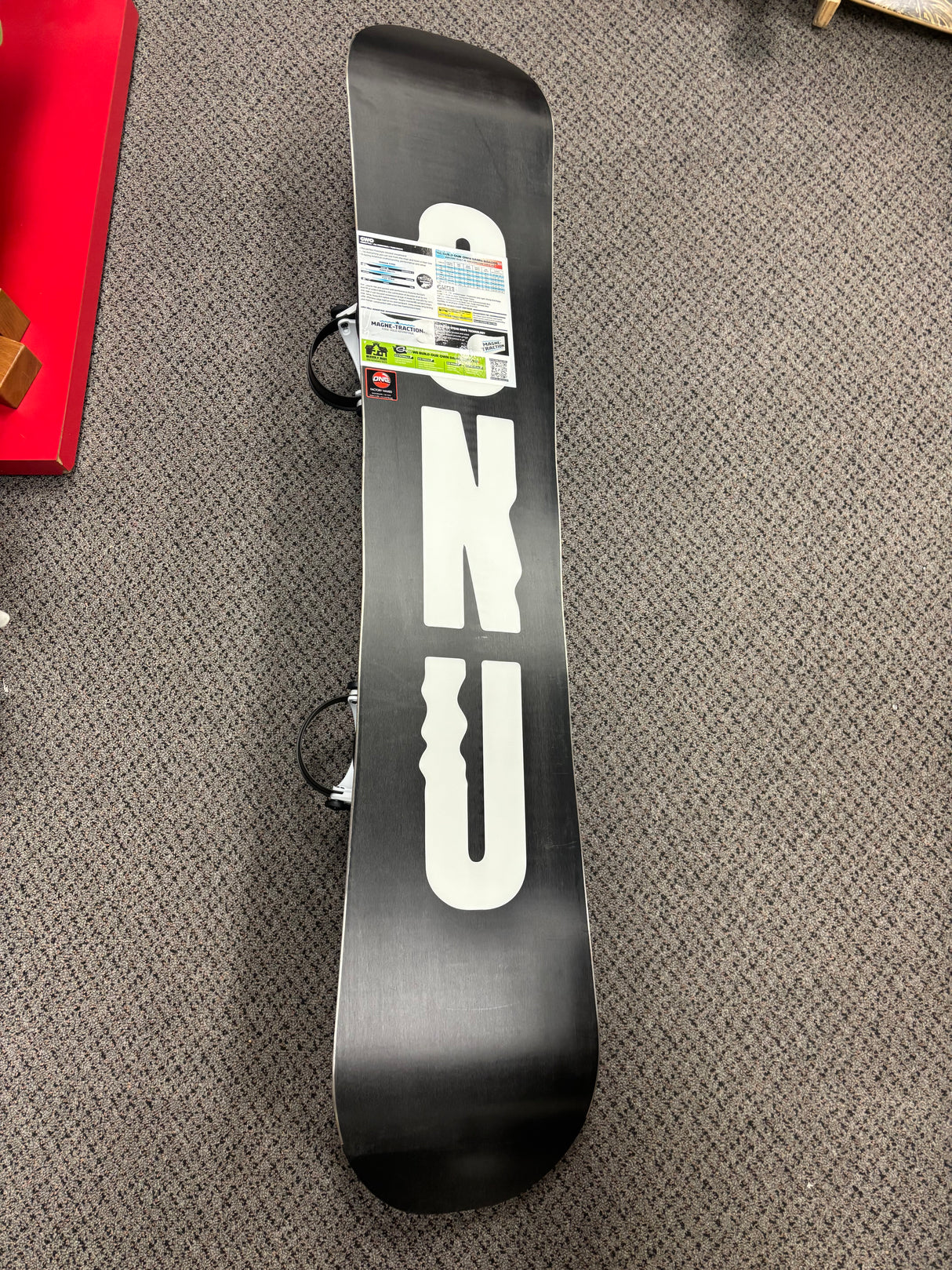 GNU GWO Men's Snowboard & Union STR Bindings Large 2025