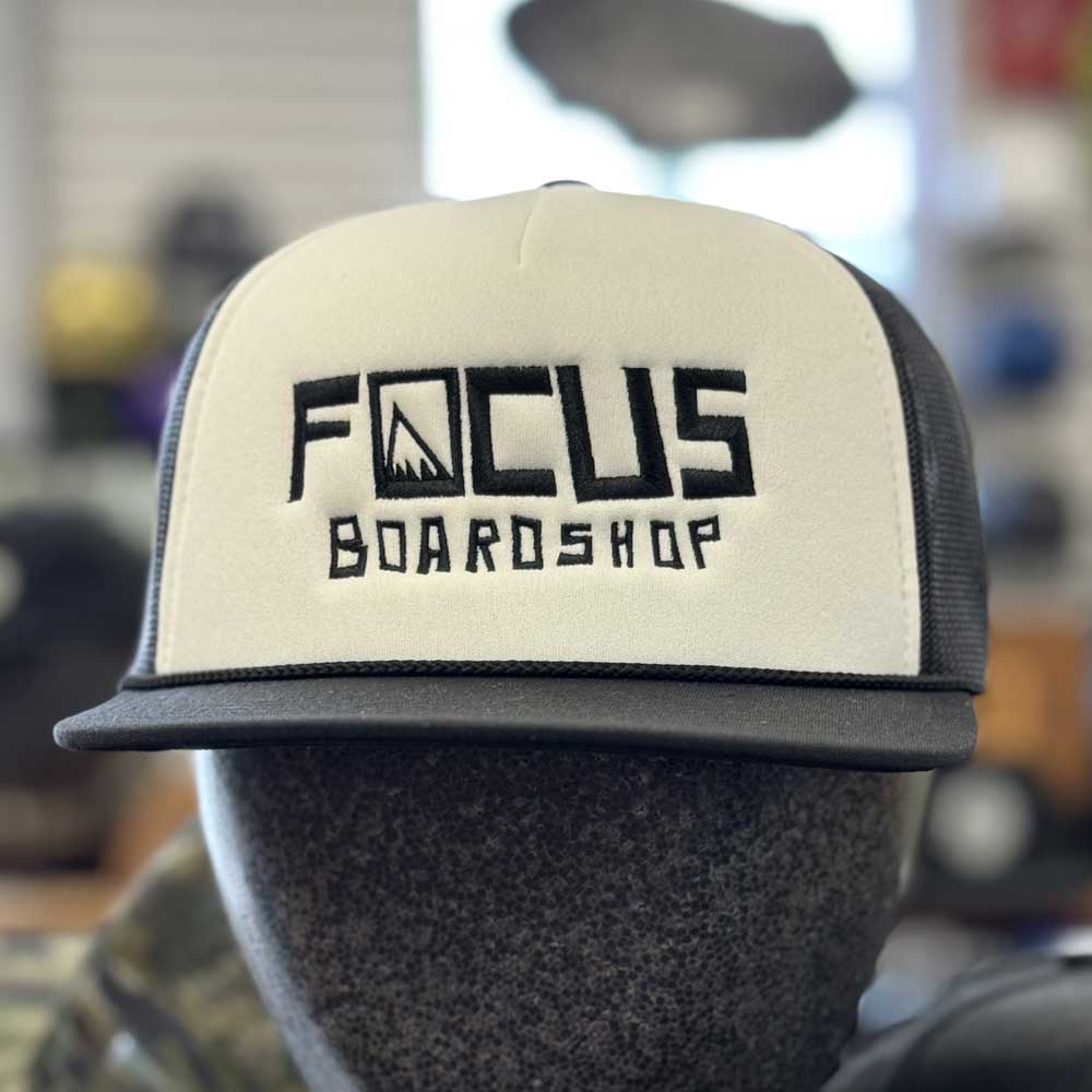 Focus Boardshop Snowy Peaks Mesh Trucker Cap