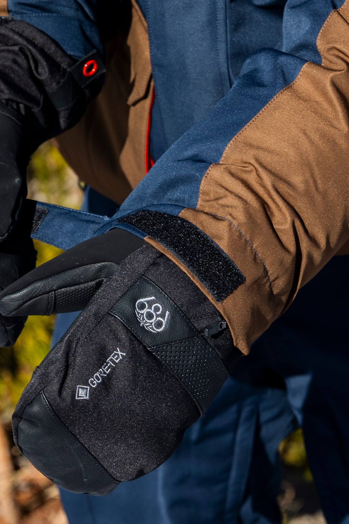 686 Men's Nightline Insulated Jacket - Navy Dark Earth Colorblock - sleeve detail