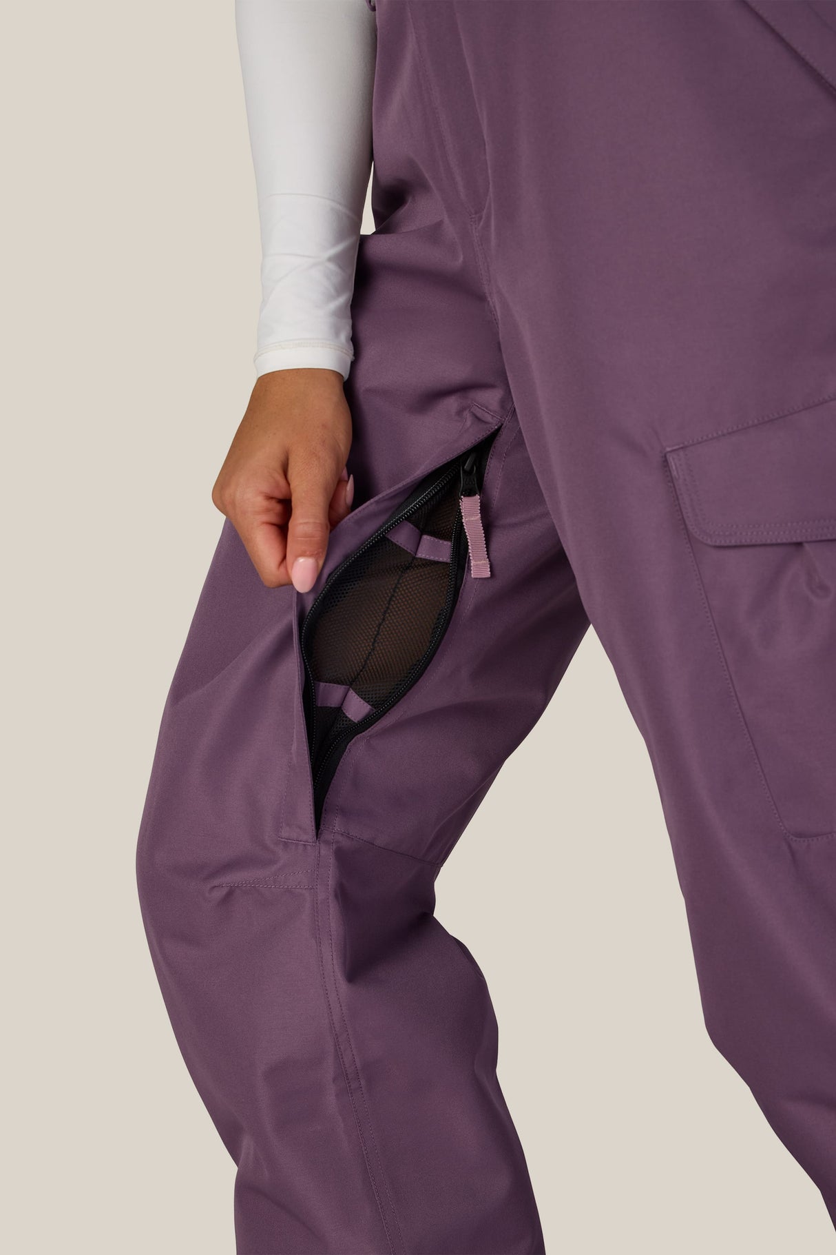 686 Women's Aura Insulated Cargo Snow Pants 2027