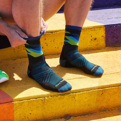 Darn Tough Men's Bolt Micro Crew Ultra-Lightweight Running Socks