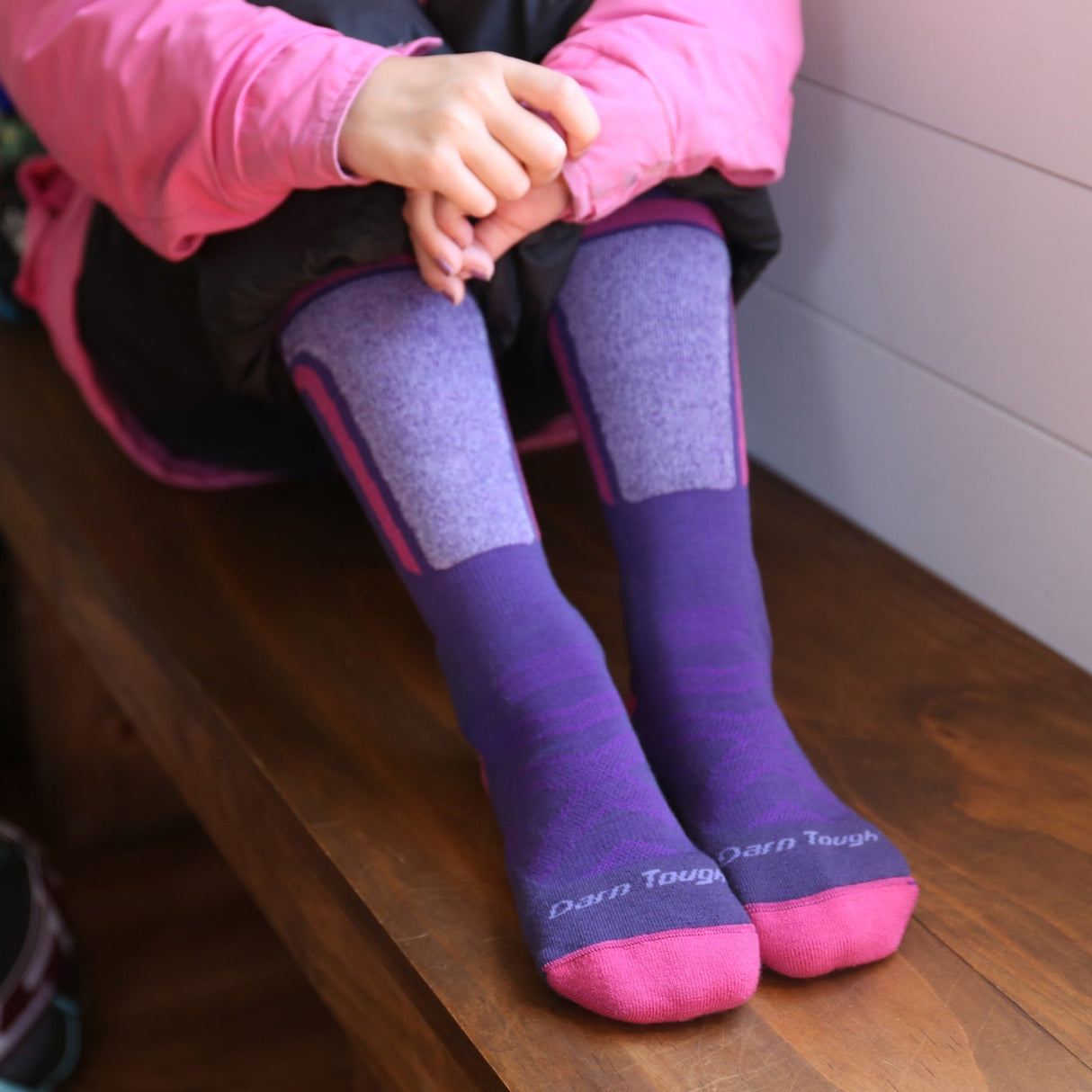 Darn Tough Kids T-Bar Over-the-Calf Midweight Ski & Snowboard Socks