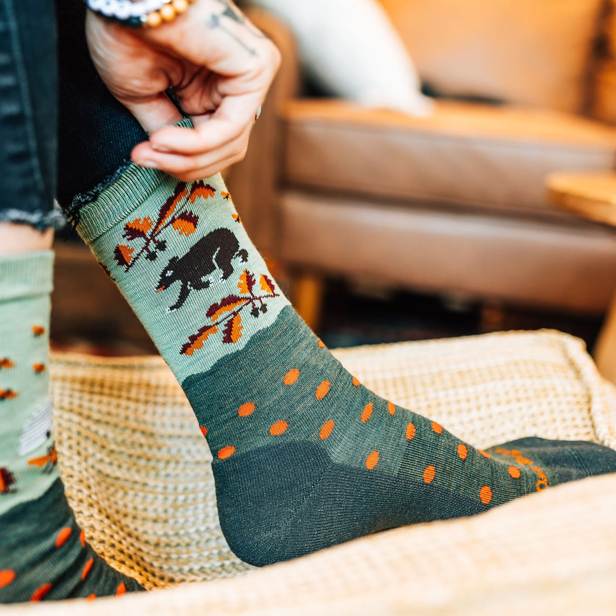Darn Tough Women's Wild Life Crew Lightweight Lifestyle Socks
