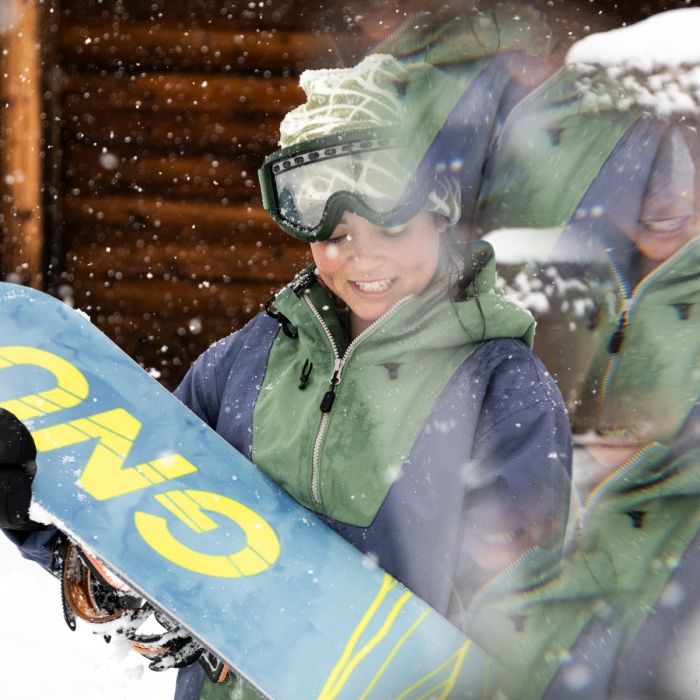 Gnu Frosting Women's Snowboard 2025
