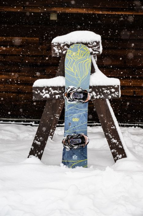 Gnu Frosting Women's Snowboard 2025