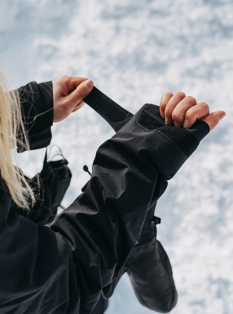 Burton Women's [ak] Upshift Gore Tex 2L Snowboarding Jacket True Black