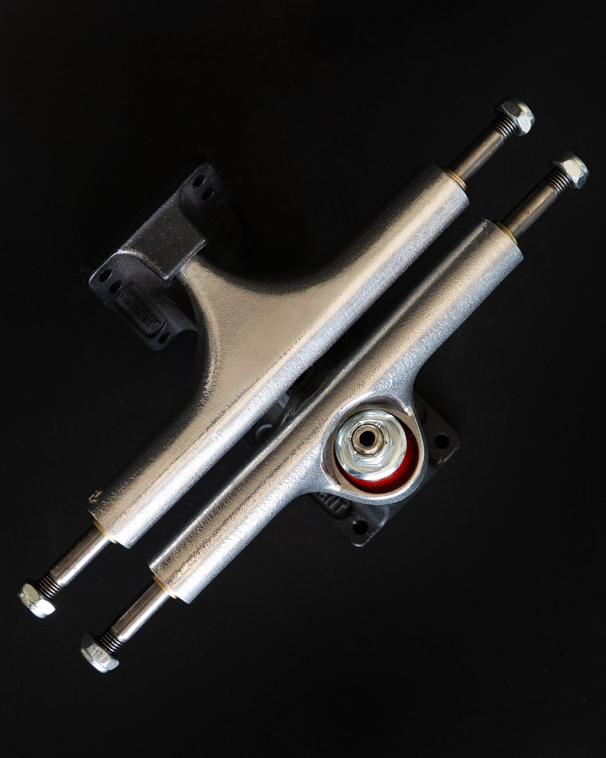 Independent Stage 4 Hollow Silver / Ano Black Skateboard Trucks