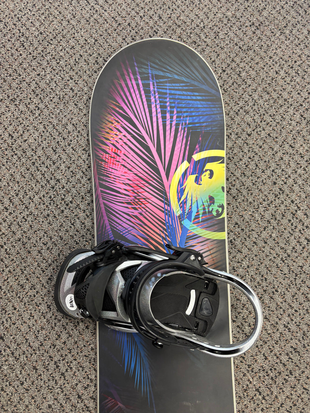 Pre owned Never Summer Infinity 149 Women's Snowboard & Burton Lexa Bindings