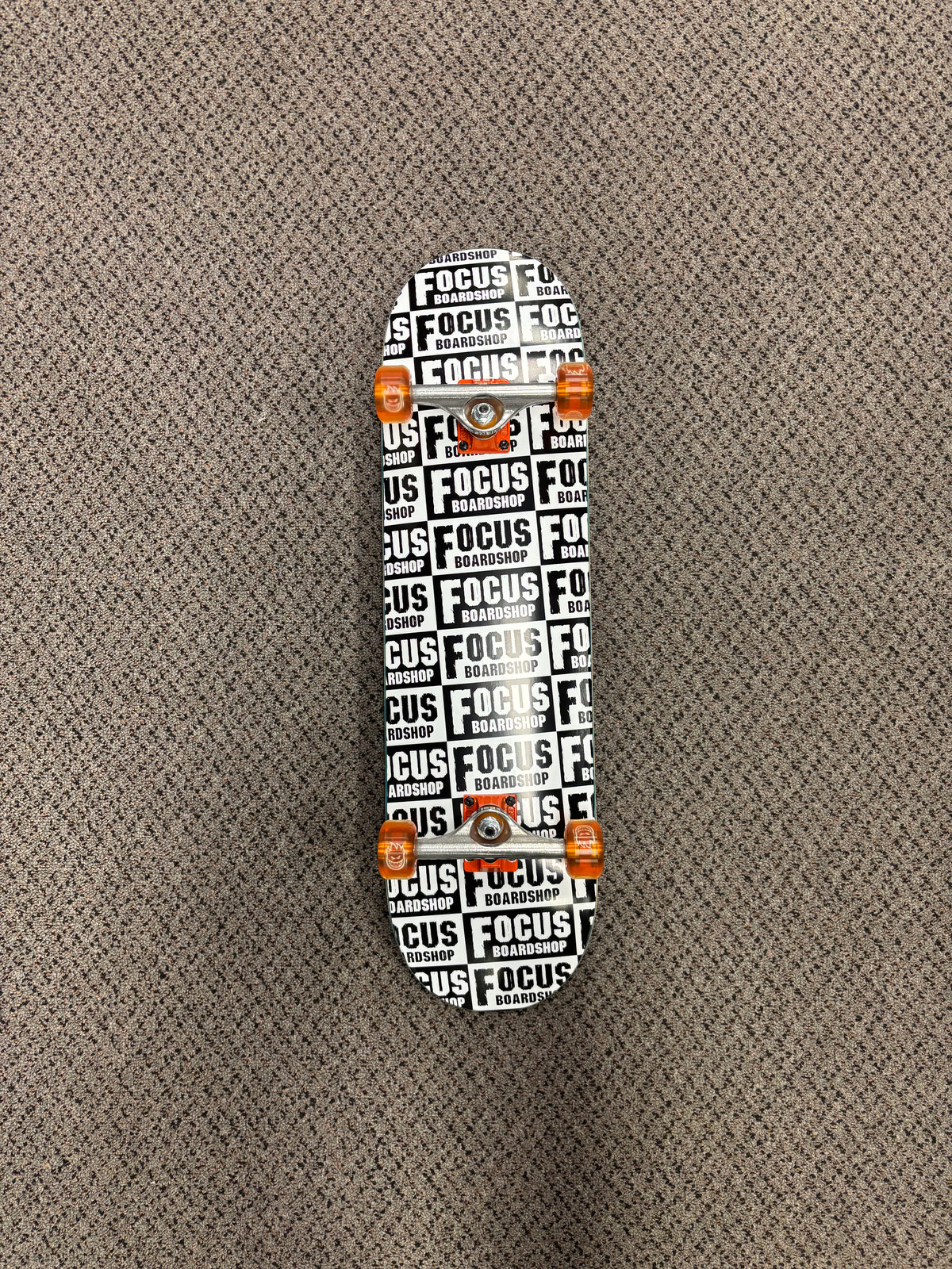 Focus Repeater Logo Skateboard Complete 8.5 Indy Pro