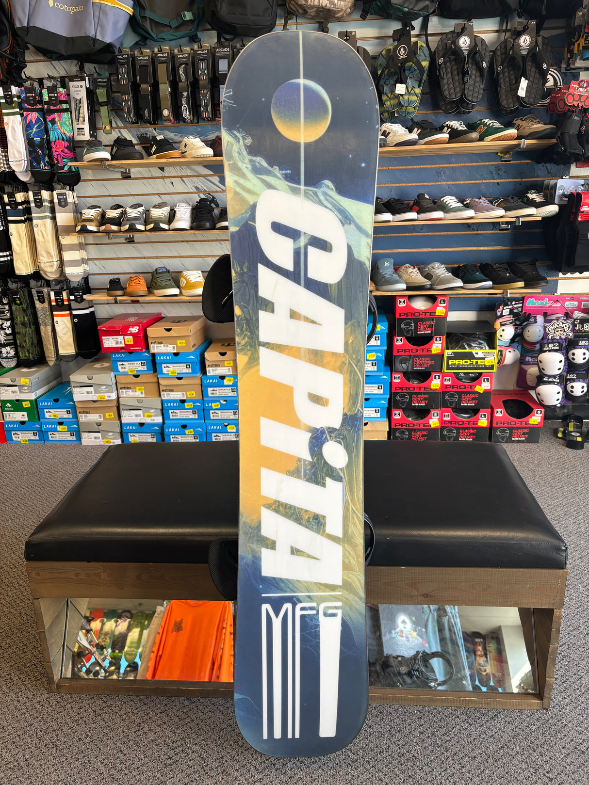 Pre Owned Outerspace 148cm Snowboard & New Burton Mission Medium Bindings