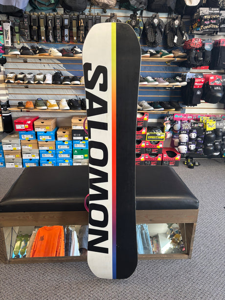Pre Owned Salomon Huck knife Grom 145cm Wide Snowboard & Pre Owned Union Force Medium Bindings