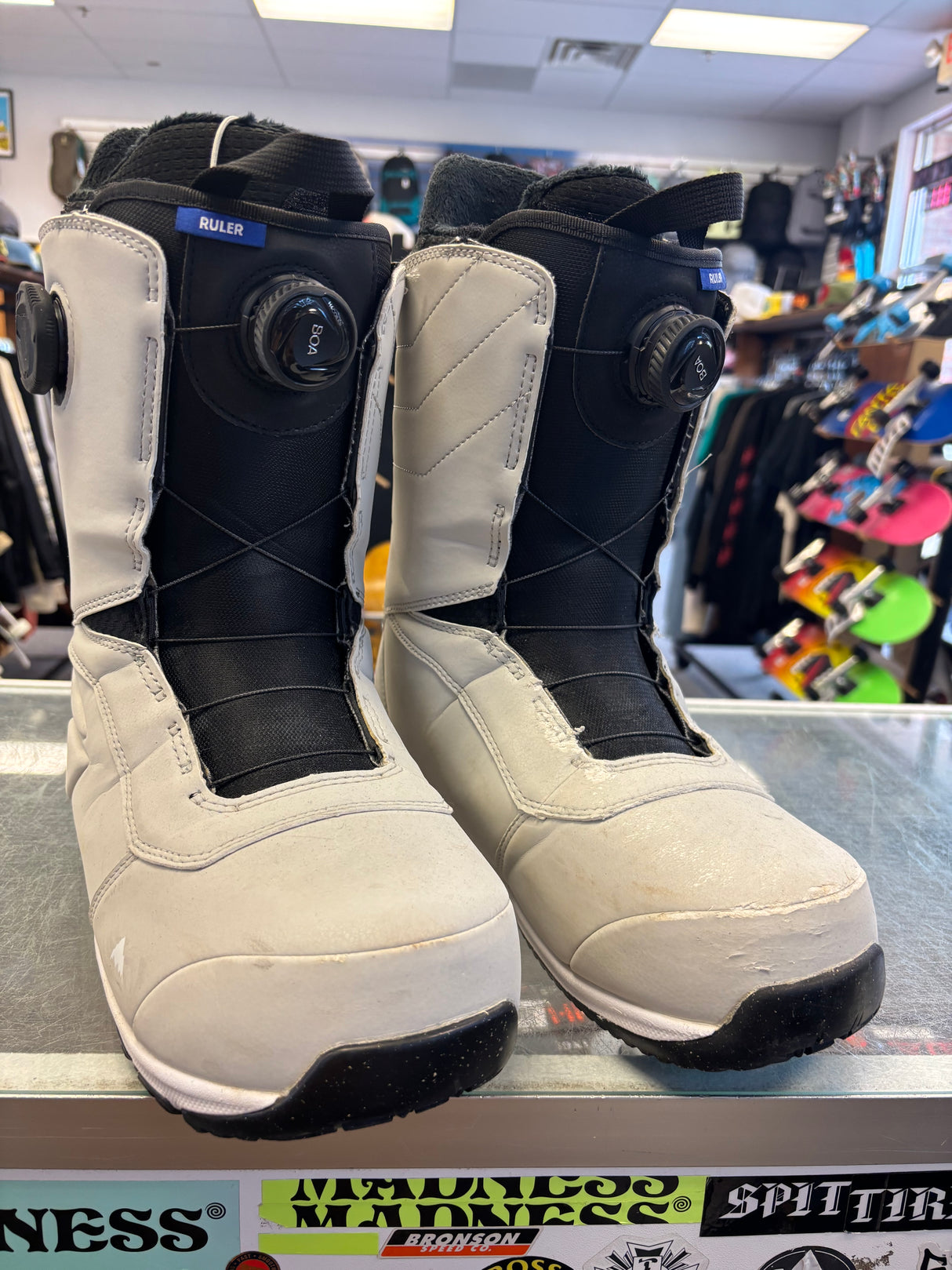 Pre Owned Burton Ruler Snowboard Boot Size 10.5