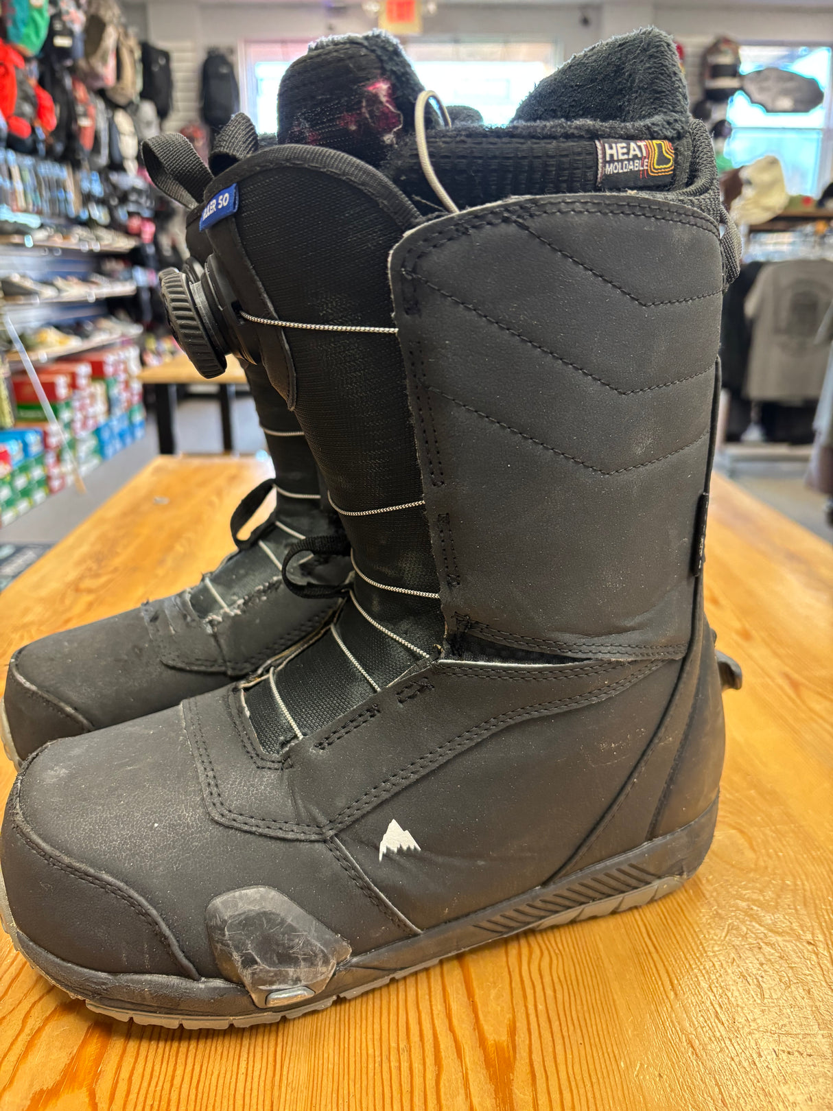 Pre Owned Burton Ruler Step On Snowboard Boot Size 10.5 & new Burton Reflex Step On Binding Medium Black