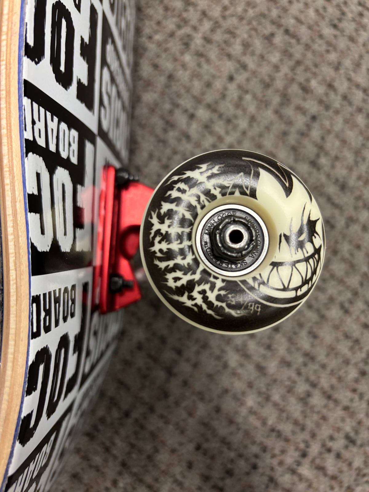 Focus Repeater Logo Skateboard Complete 8.75 Hollow Indy