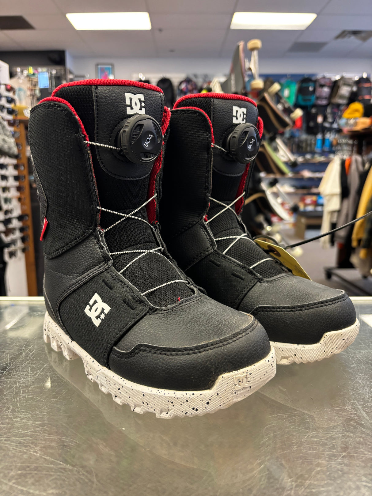 Pre Owned DC boa Boots Size 3