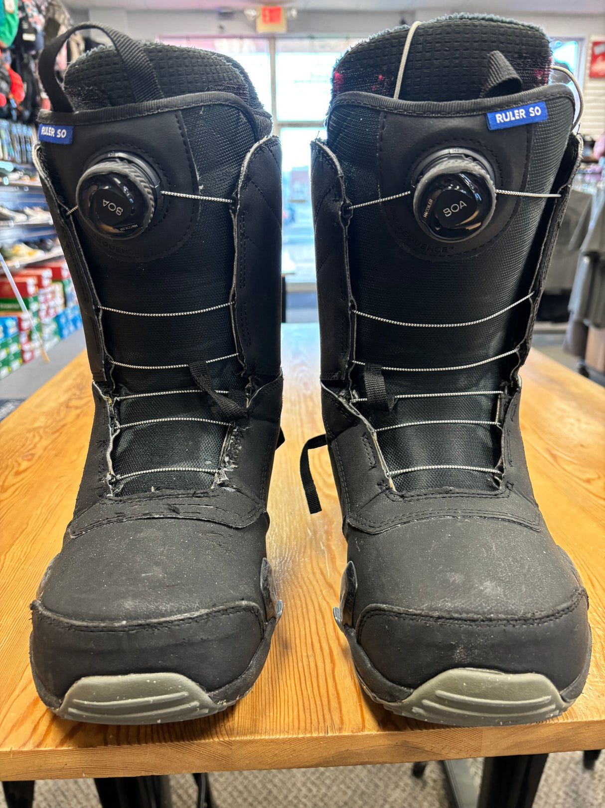 Pre Owned Burton Ruler Step On Snowboard Boot Size 10.5 & new Burton Reflex Step On Binding Medium Black