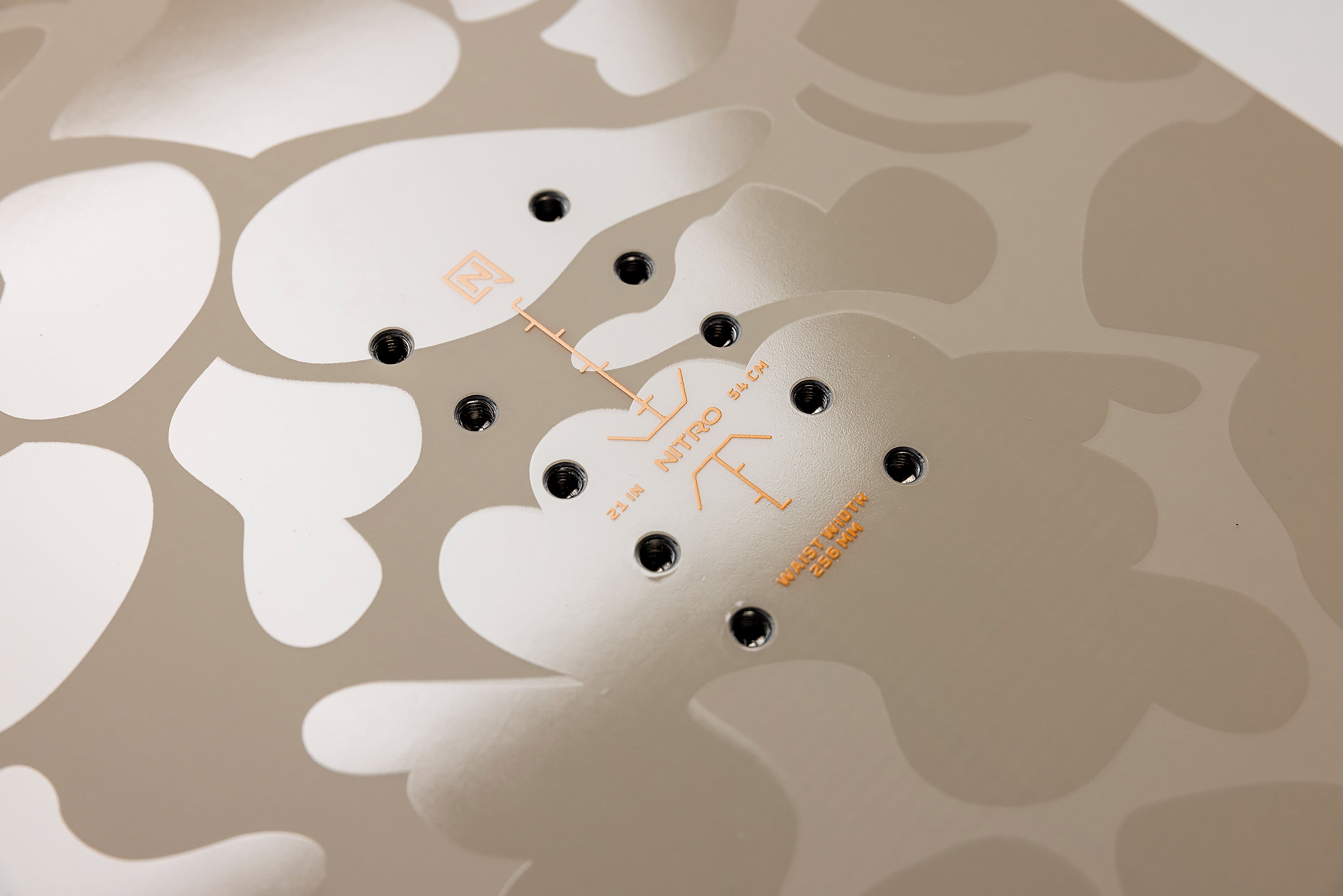 Nitro Banker Men's Snowboard 2026 – Focus Boardshop