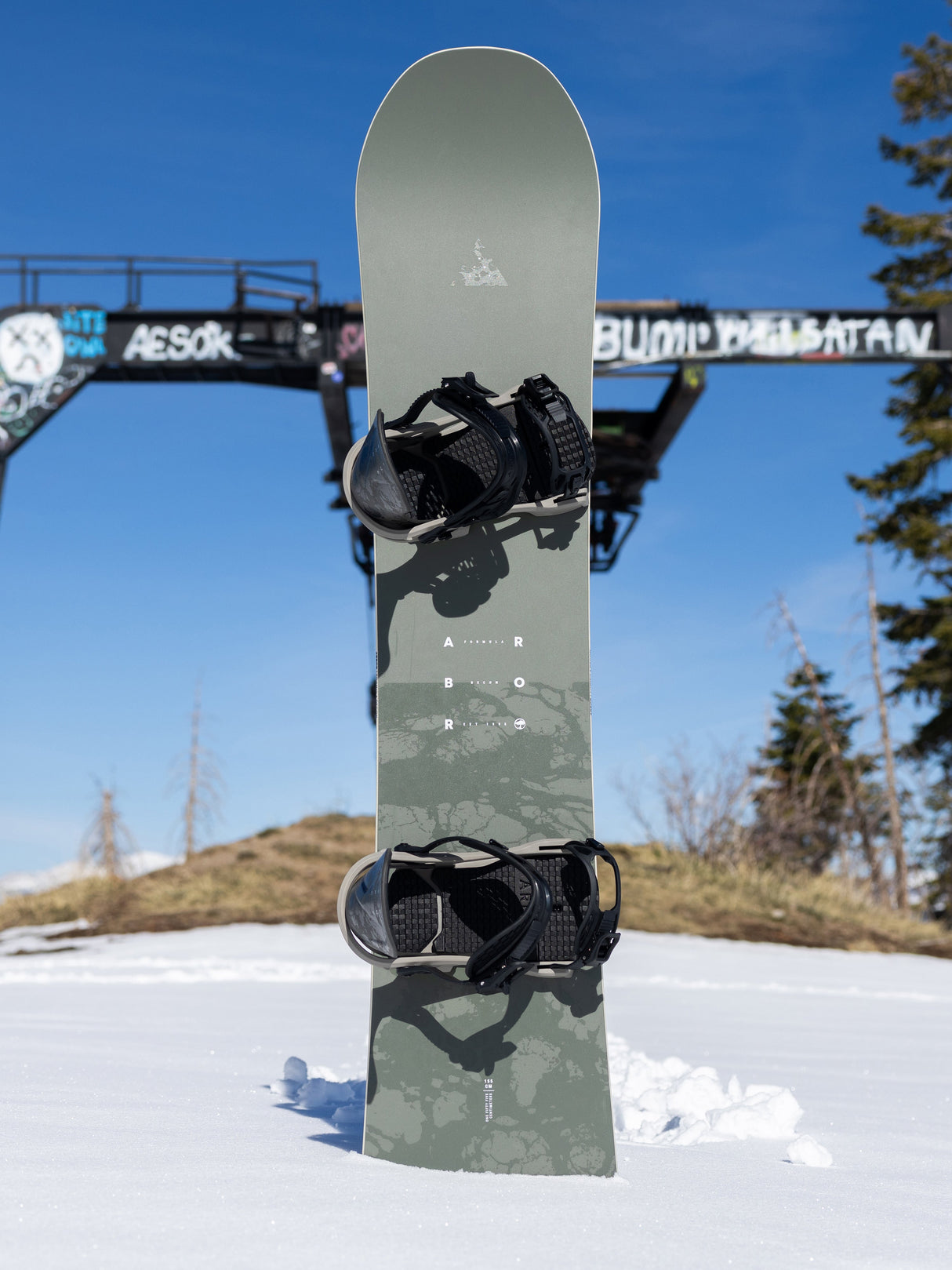 Arbor Formula Decon Snowboard 2027 - on-mountain shot