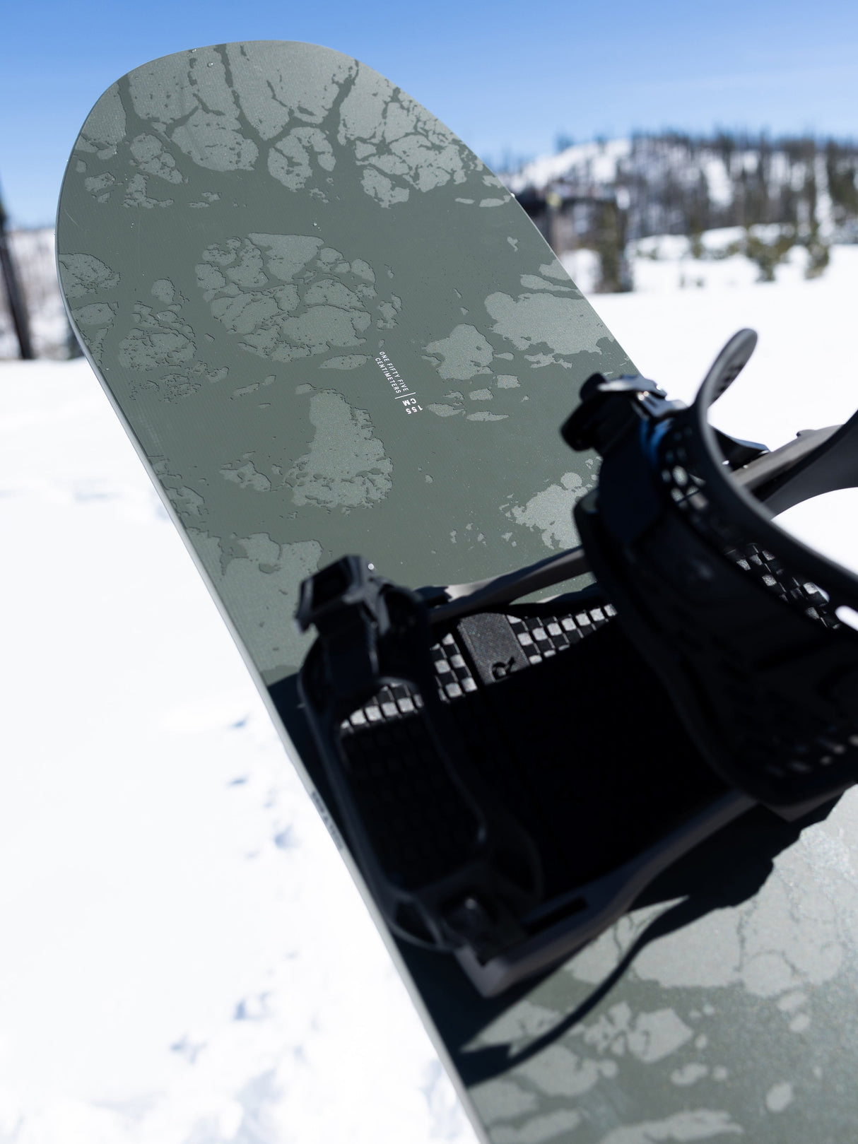 Arbor Formula Decon Snowboard 2027 - on-mountain shot