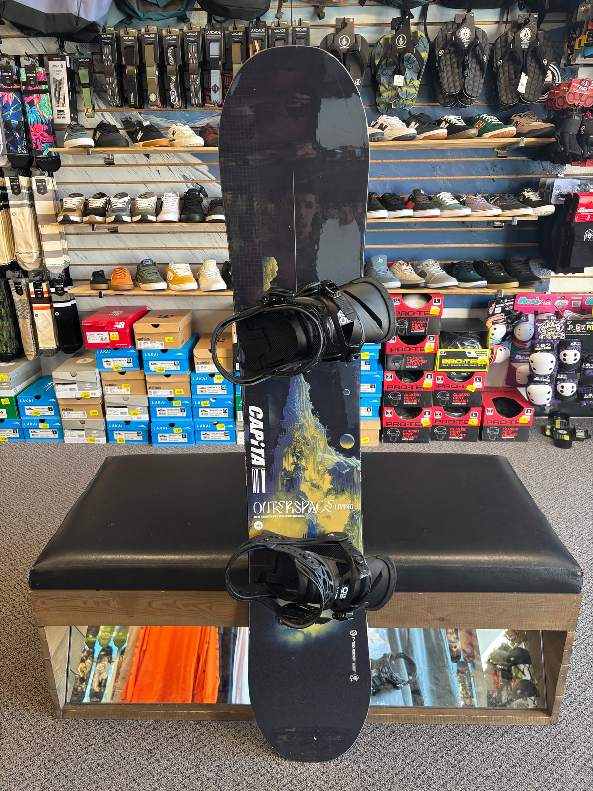 Pre Owned Outerspace 148cm Snowboard & New Burton Mission Medium Bindings