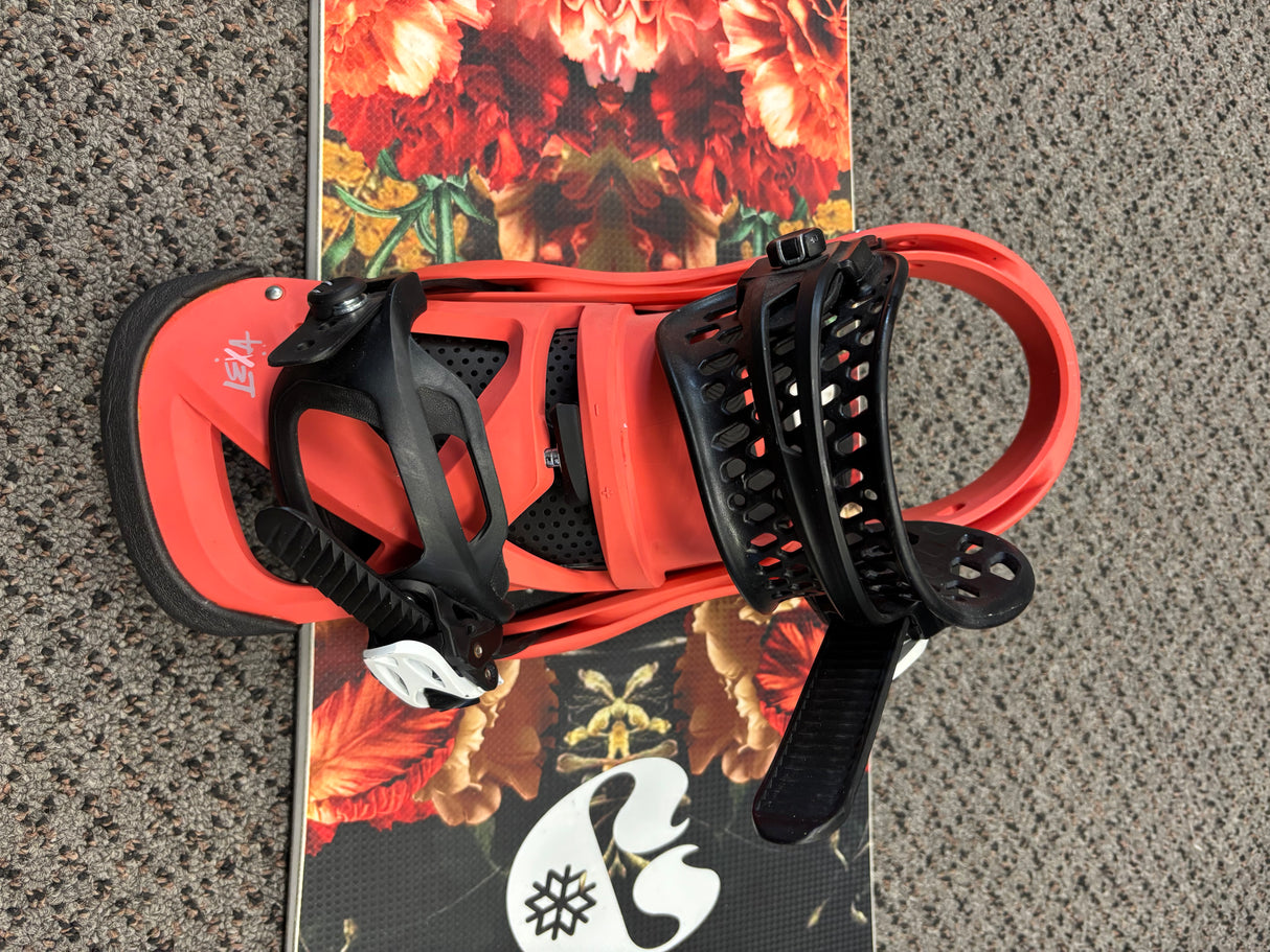 Pre owned Never Summer Aura 150 Women's Snowboard & Burton Lexa Bindings