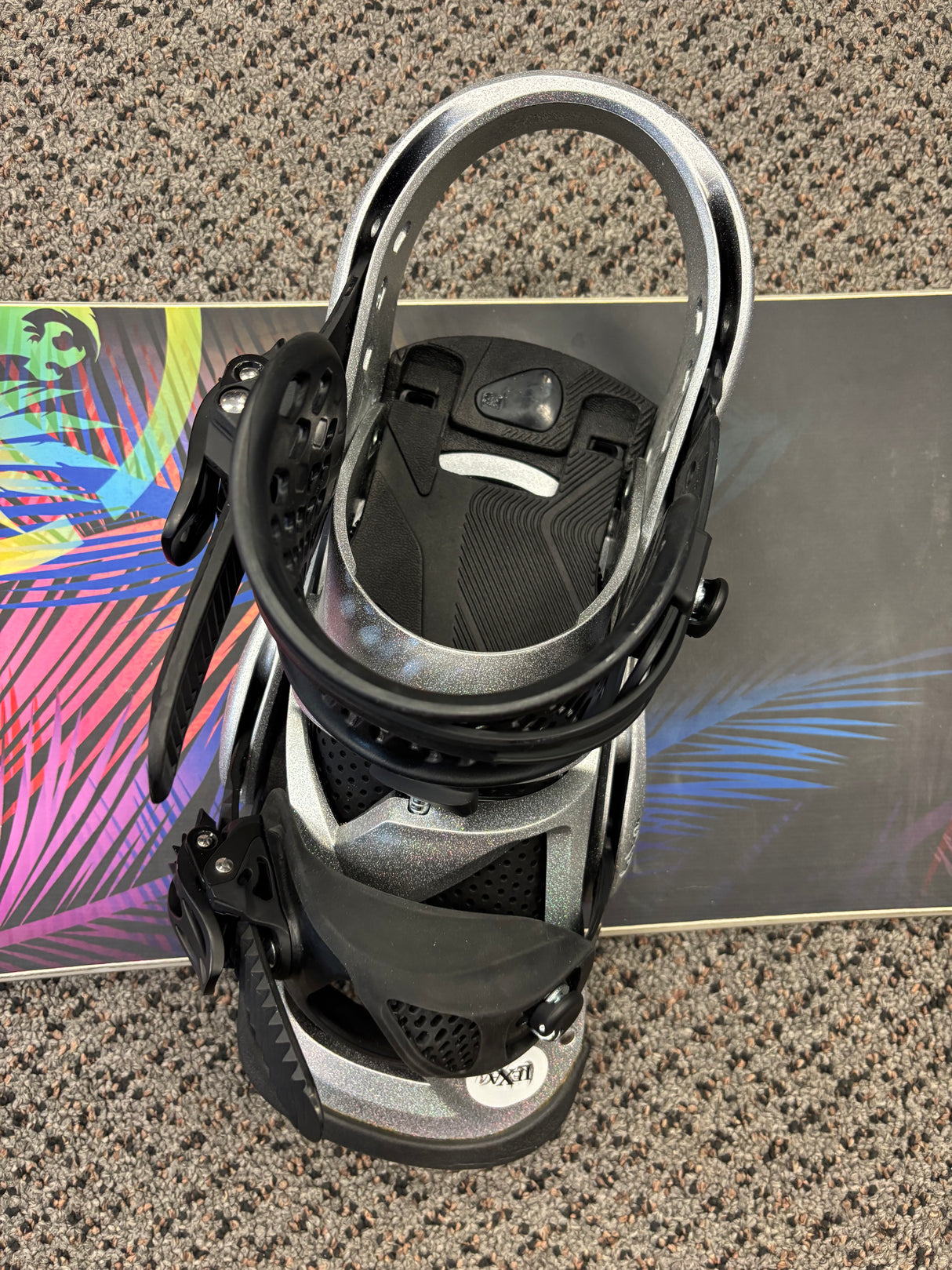 Pre owned Never Summer Infinity 149 Women's Snowboard & Burton Lexa Bindings