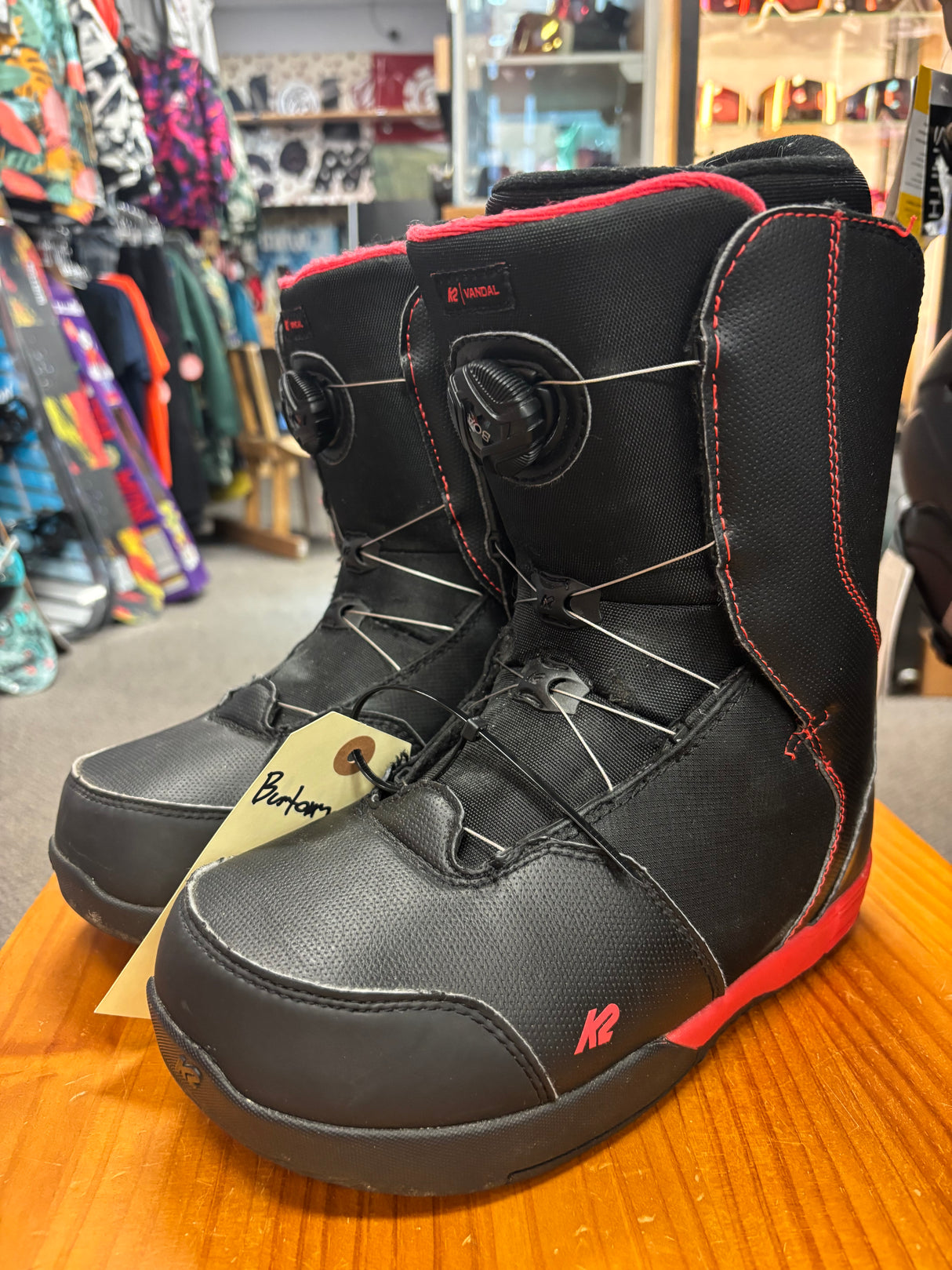 Pre Owned Vandal Snowboard Boot Size 6 Black