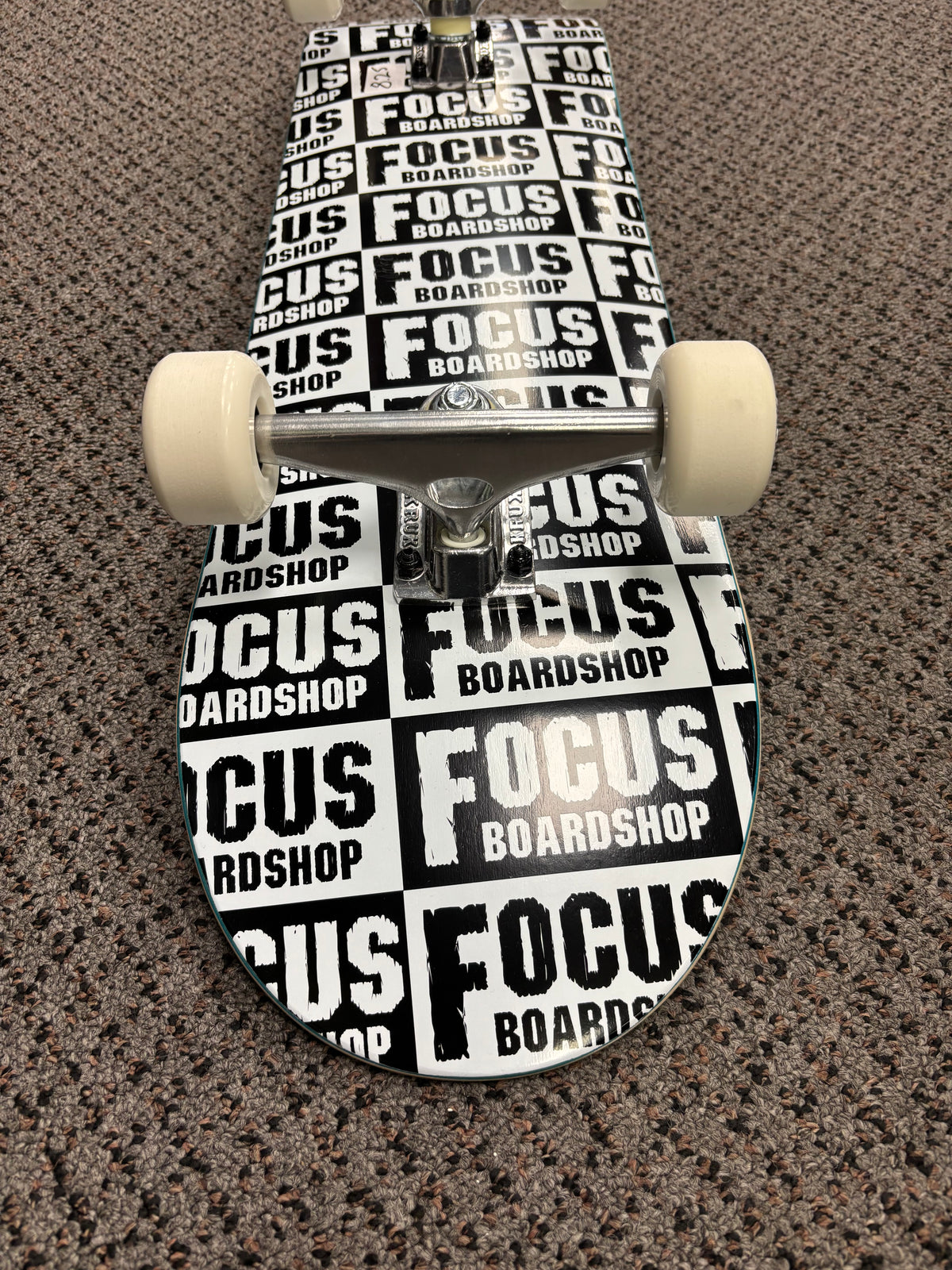 Focus Repeater Logo Skateboard Complete 8.25