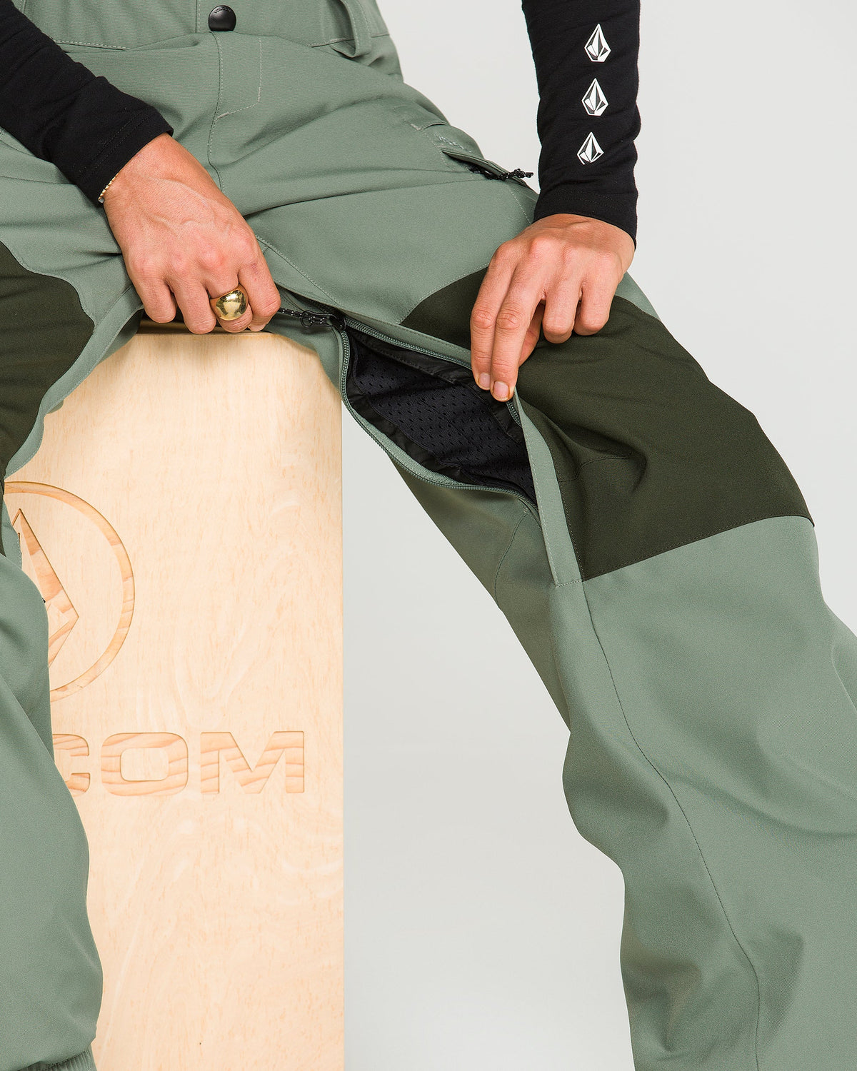 Volcom Women's Creston 3D Stretch Snow Bibs 2027