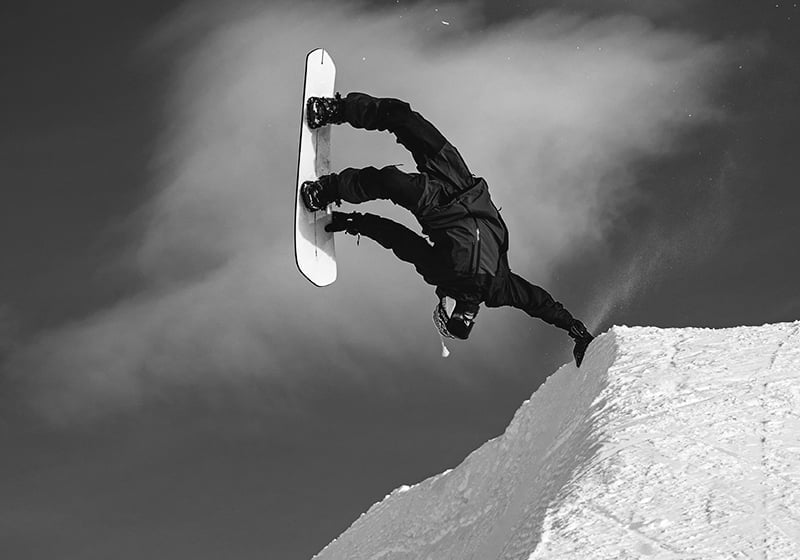 『サターン』KORUA Shapes Pocket Rocket24/25 Koruna Shapes Pocket Rocket Brushed Snowboard 2026 – Focus Boardshop