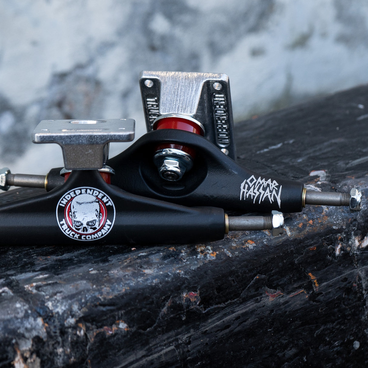 Independent Stage 11 Pro Omar Hassan Black Silver Standard Skateboard Trucks